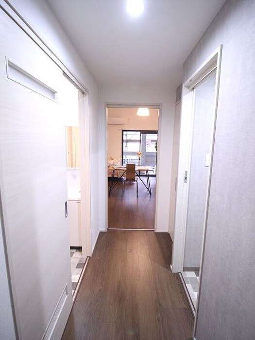 物件内観写真18　(廊下)