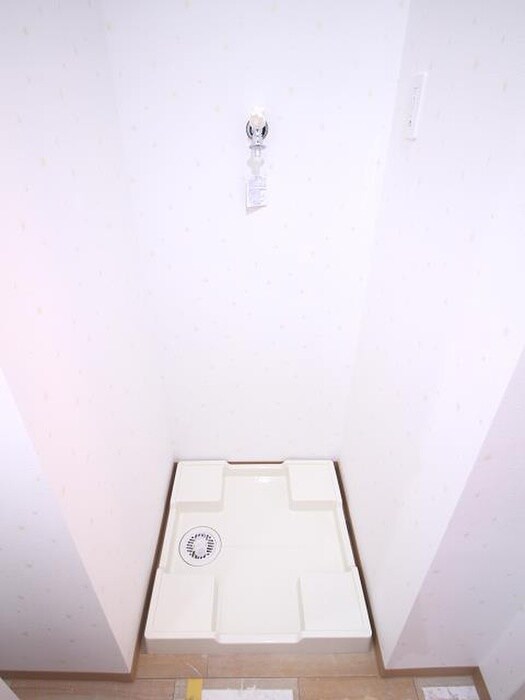 物件内観写真18　(洗濯機置場)