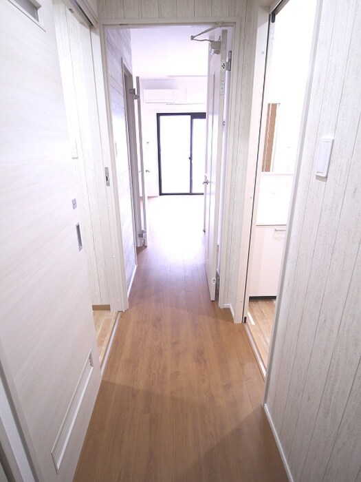 物件内観写真19　(廊下)