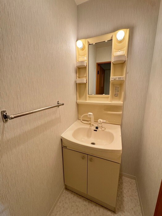 物件内観写真9　(洗面)