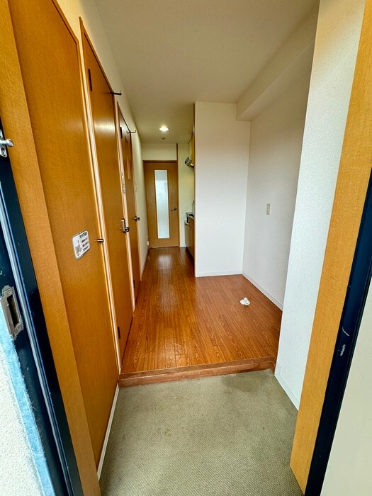 物件内観写真12　(玄関)