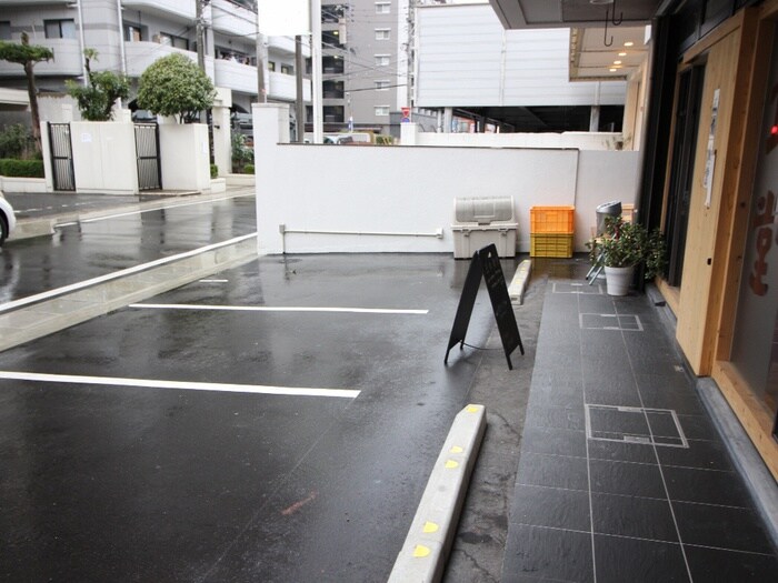 物件外観写真6　(駐車場)