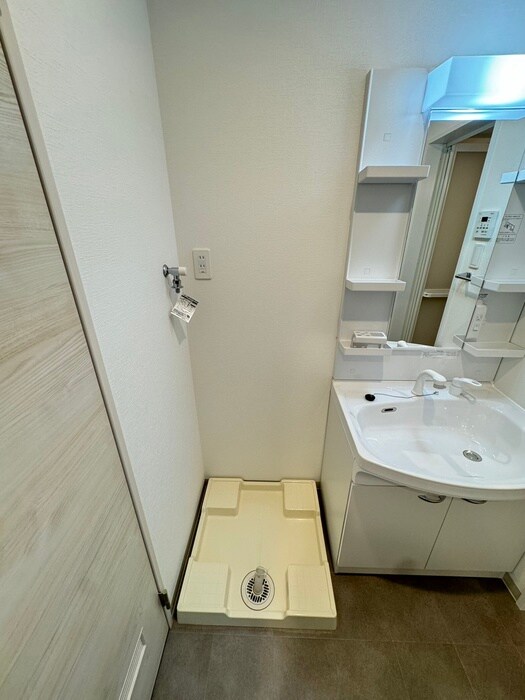 物件内観写真18　(洗濯機置場)