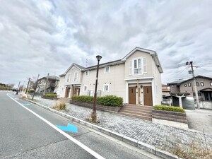 アヴェニ－ルコ－トひびきのＡ外観写真