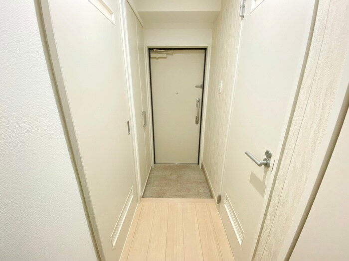 物件内観写真13　(玄関)