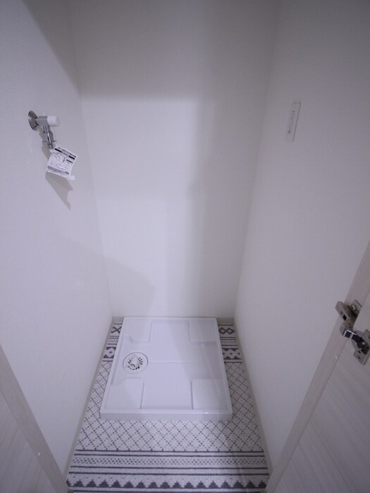 物件内観写真14　(洗濯機置場)