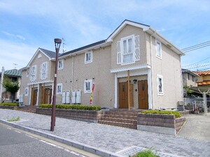 アヴェニ－ルコ－トひびきのＢ外観写真