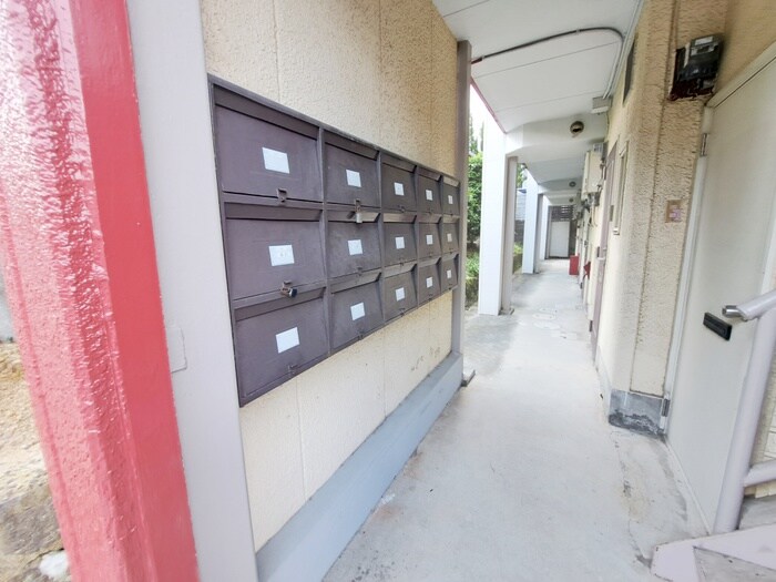 物件外観写真3　(エントランス部分)