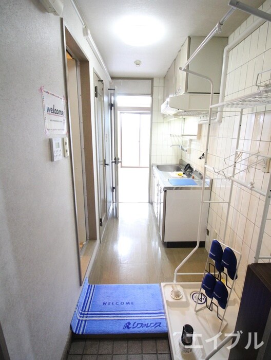 物件内観写真4　(玄関)