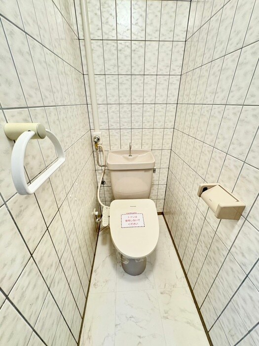 物件内観写真8　(トイレ)