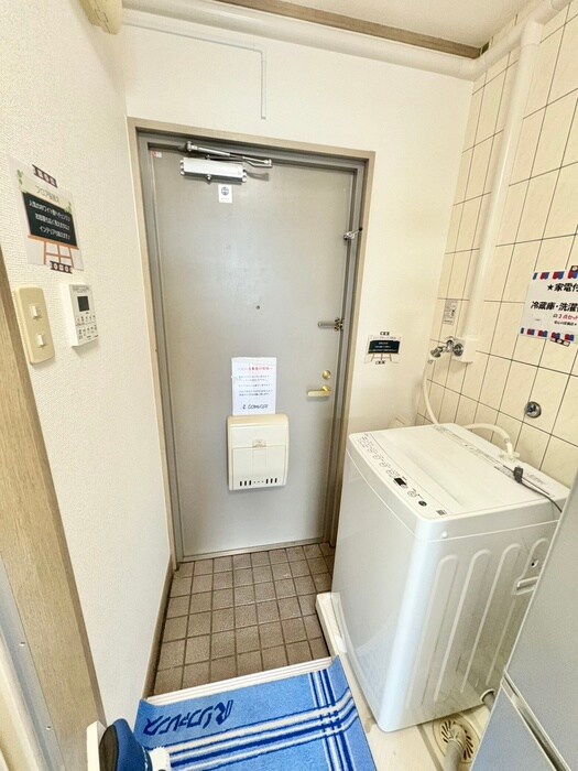 物件内観写真10　(玄関)