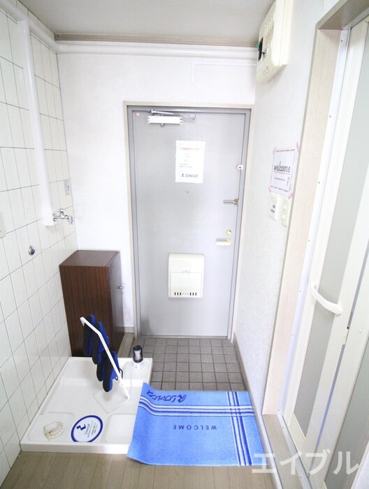 物件内観写真14　(洗濯機置場)