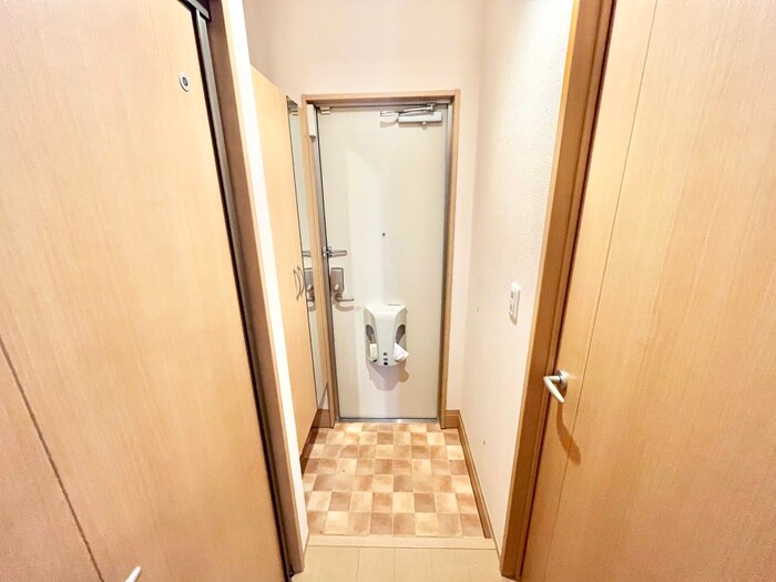 物件内観写真10　(玄関)