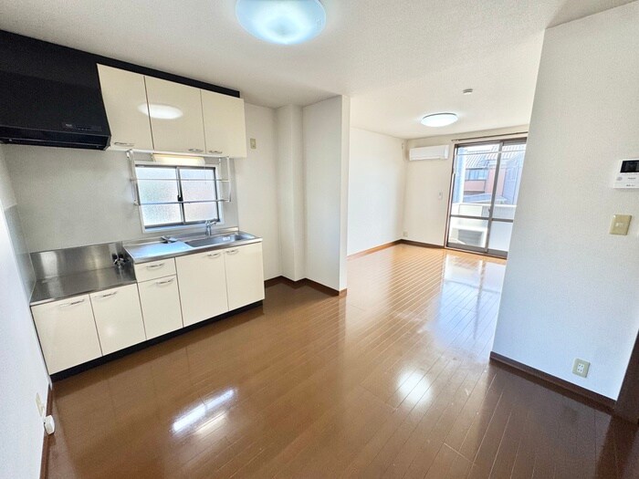 物件内観写真4　(居室)