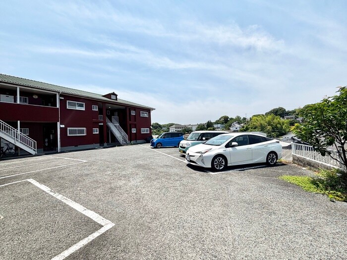 物件外観写真2　(駐車場)