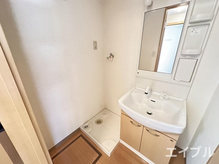 物件内観写真12　(洗濯機置場)