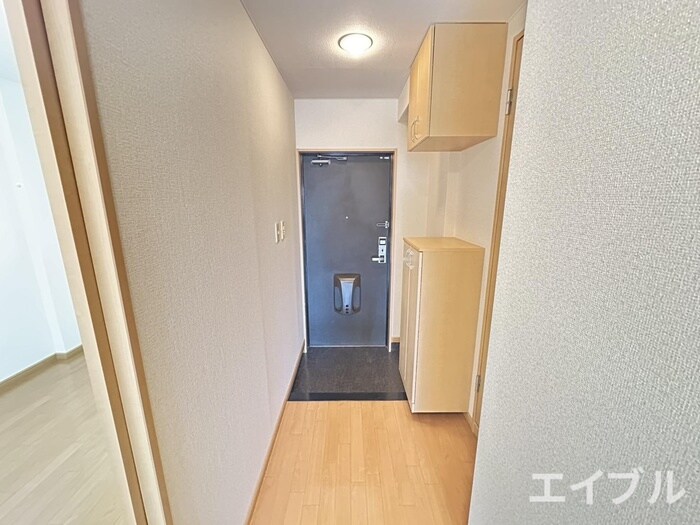 物件内観写真15　(玄関)