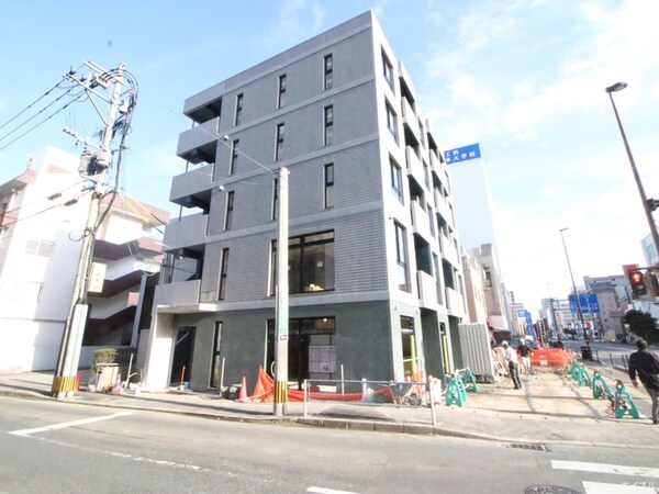 建築中