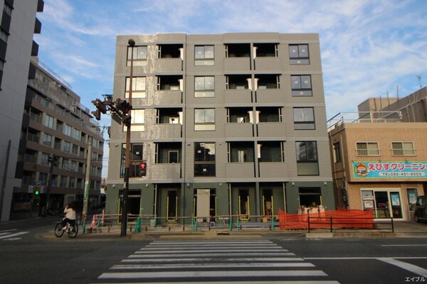 建築中