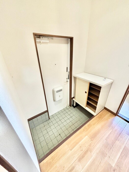 物件内観写真11　(玄関)