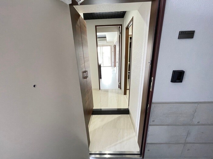 物件内観写真12　(玄関)