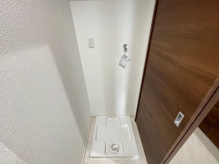 物件内観写真14　(洗濯機置場)