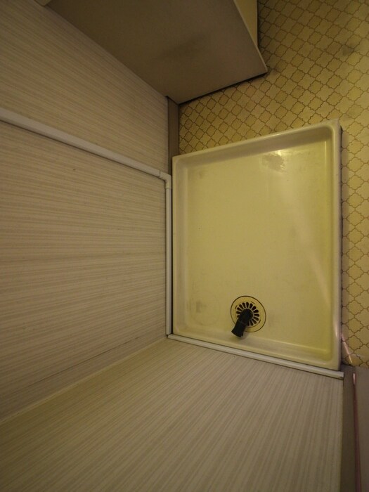 物件内観写真14　(洗濯機置場)