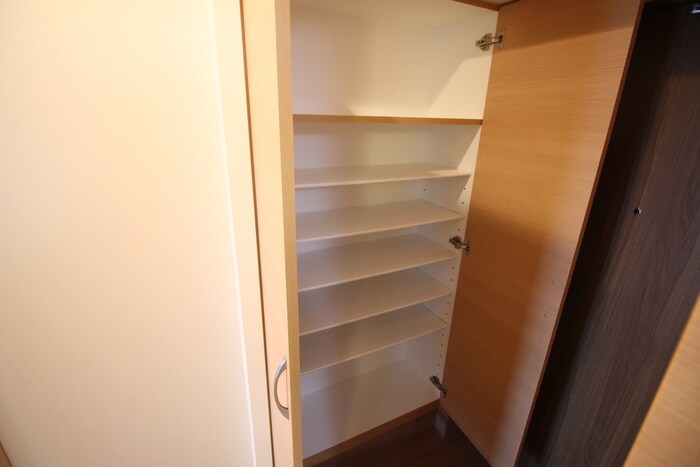 物件内観写真13　(靴箱)