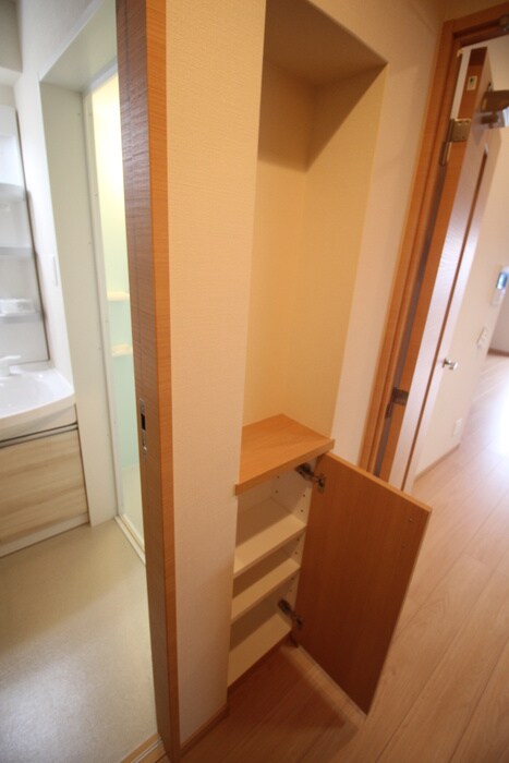 物件内観写真15　(収納)