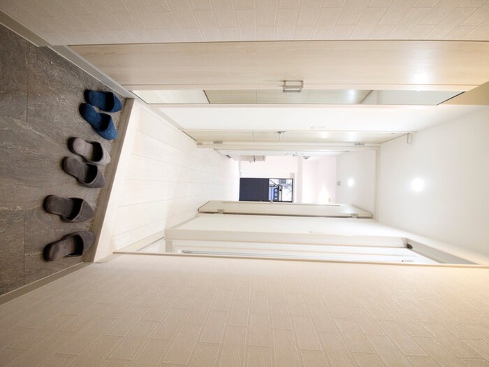 物件内観写真10　(玄関)