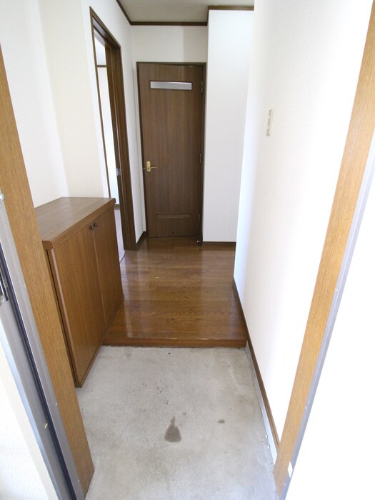 物件内観写真11　(玄関)