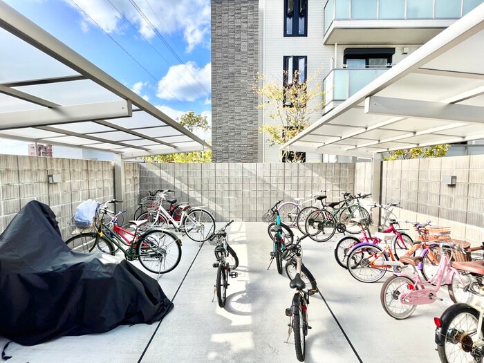 物件外観写真3　(駐輪場)