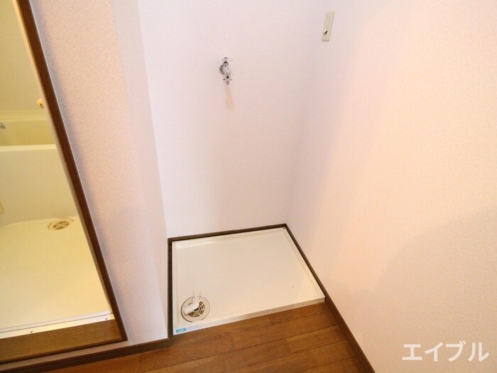 物件内観写真9　(洗濯機置場)