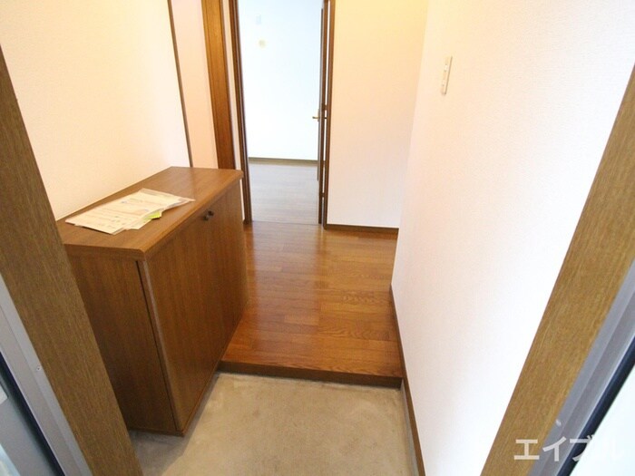 物件内観写真15　(玄関)