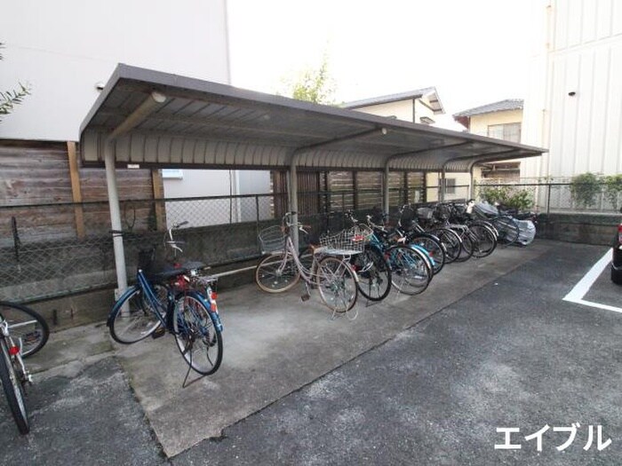 物件外観写真5　(駐輪場)