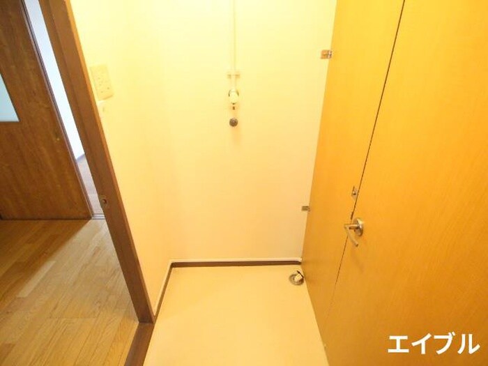 物件内観写真14　(洗濯機置場)