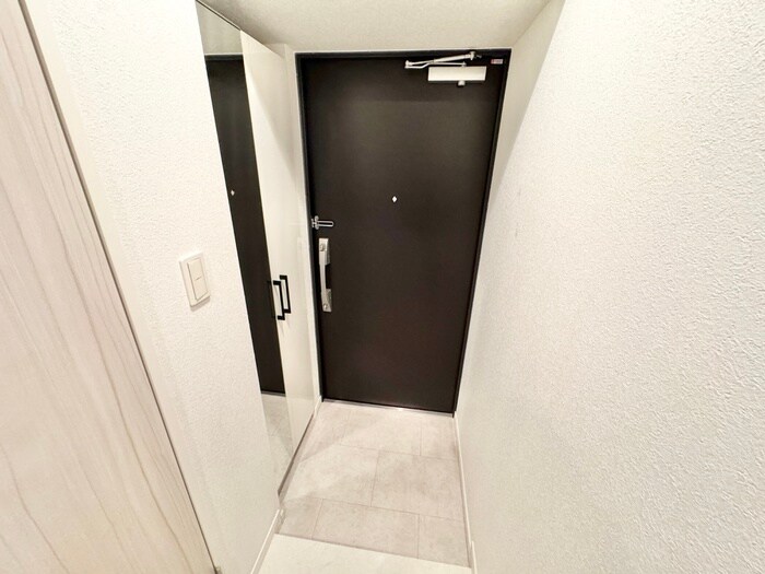 物件内観写真12　(玄関)