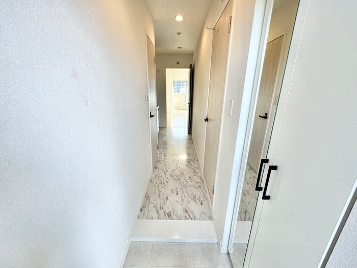 物件内観写真16　(廊下)