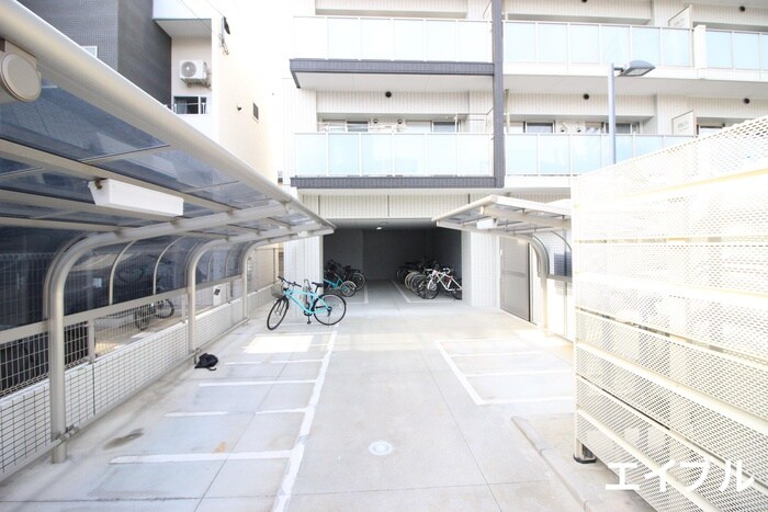 物件外観写真5　(駐輪場)