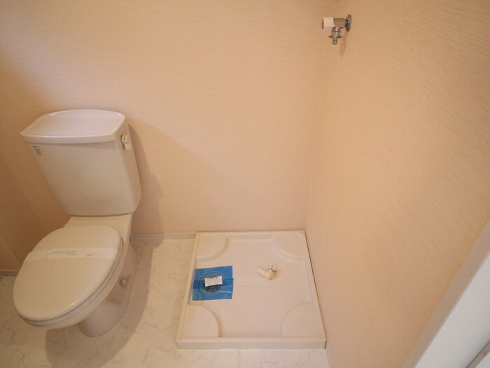 物件内観写真12　(洗濯機置場)