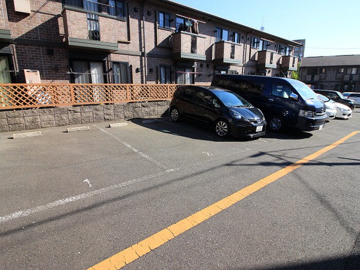 物件外観写真6　(駐車場)