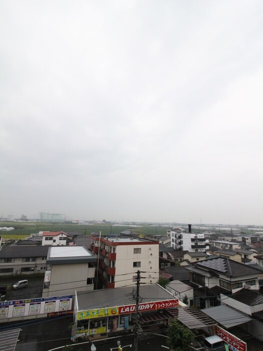 物件内観写真13　(室内からの展望)