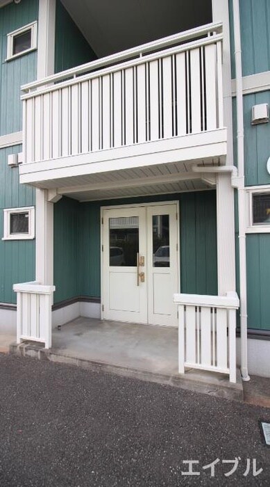 物件外観写真4　(エントランス部分)