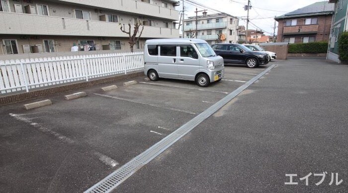 物件外観写真5　(駐車場)