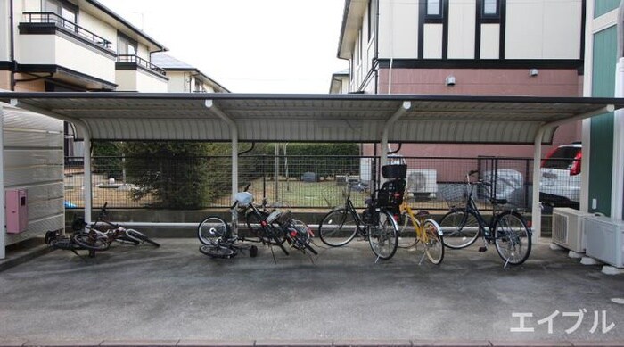 物件外観写真6　(駐輪場)