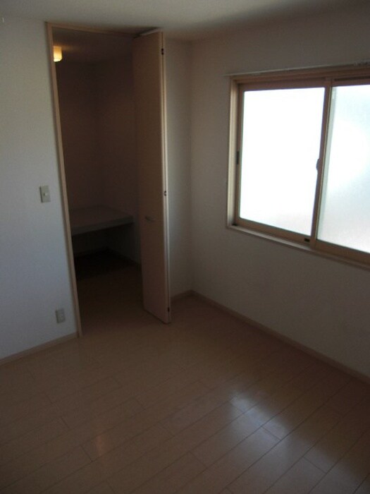 物件内観写真12　(収納)