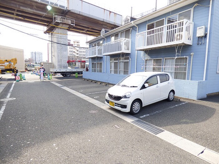 物件外観写真2　(駐車場)