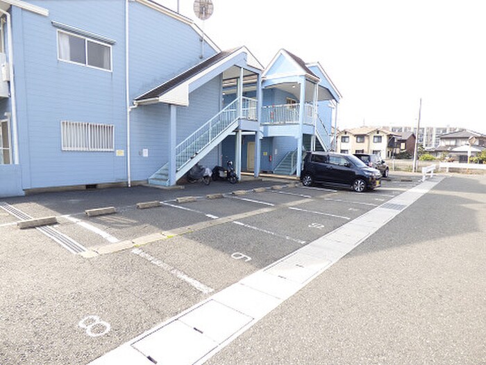 物件外観写真3　(駐輪場)