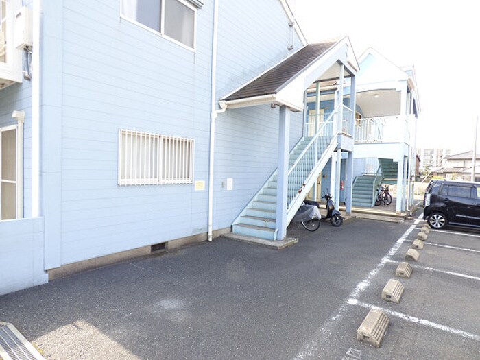 物件外観写真4　(エントランス部分)