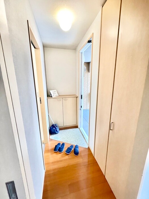 物件内観写真10　(玄関)